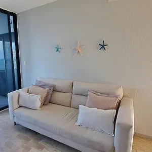Apartment Beachfront 417, Cancun